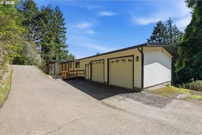 1395 Ingersoll St, Coos Bay, OR 97420 - Photo 2