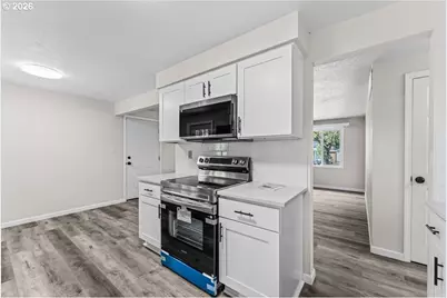 210 NE 167th Pl, Portland, OR 97230 - Photo 10