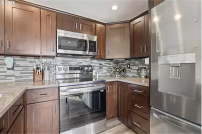 2488 SW Taylor Dr, McMinnville, OR 97128 - Photo 12