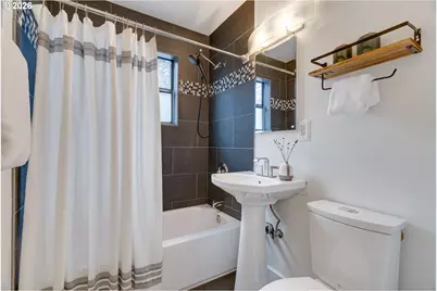 9560 N Ivanhoe St, Portland, OR 97203 - Photo 10