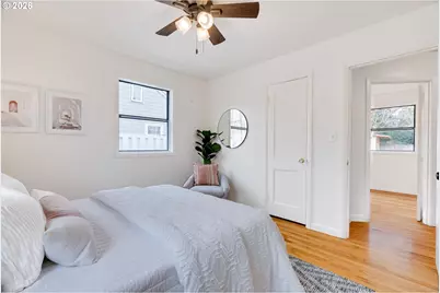 9560 N Ivanhoe St, Portland, OR 97203 - Photo 8