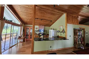 54841 McKenzie River Dr, Blue River, OR 97413 - Photo 10