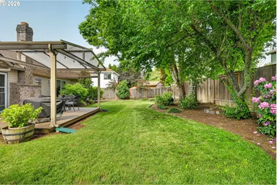 671 NE Maryann Ct, Hillsboro, OR 97124 - Photo 40