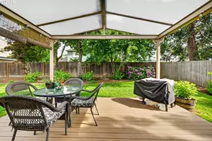 671 NE Maryann Ct, Hillsboro, OR 97124 - Photo 38
