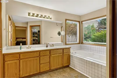 671 NE Maryann Ct, Hillsboro, OR 97124 - Photo 26