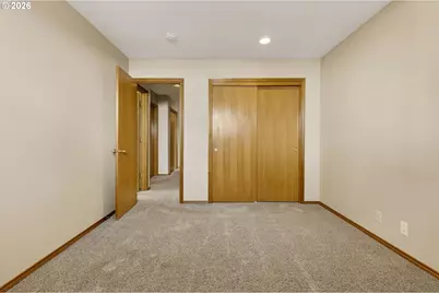 671 NE Maryann Ct, Hillsboro, OR 97124 - Photo 36