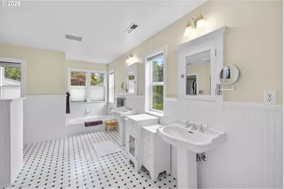 11812 SW 17th Ave, Portland, OR 97219 - Photo 30