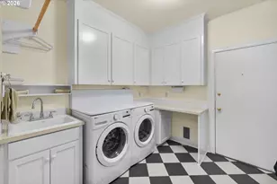 11812 SW 17th Ave, Portland, OR 97219 - Photo 22