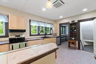 6541 E Burnside St, Portland, OR 97215 - Photo 16