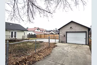 2402 N Spruce St, La Grande, OR 97850 - Photo 2