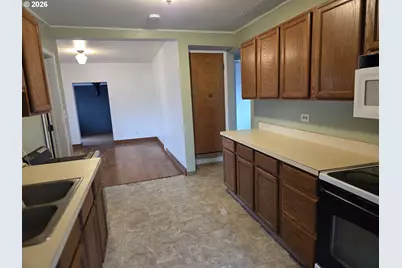 2402 N Spruce St, La Grande, OR 97850 - Photo 8