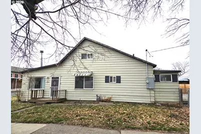 2402 N Spruce St, La Grande, OR 97850 - Photo 1