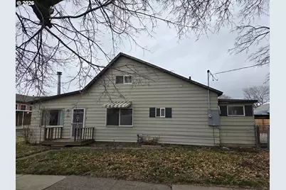 2402 N Spruce St, La Grande, OR 97850 - Photo 1