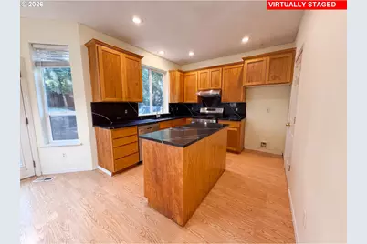 8348 SE 140th Ct, Portland, OR 97236 - Photo 2