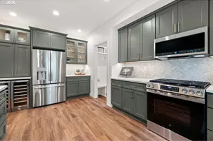 718 W 19th St, Vancouver, WA 98660 - Photo 14