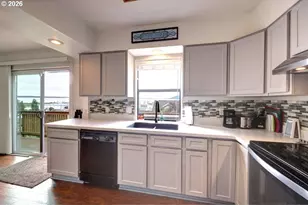 460 Alameda Ave, Astoria, OR 97103 - Photo 10