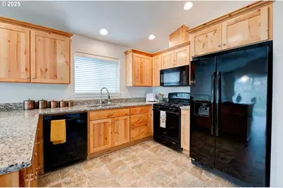 482 SE Isenberg St, Dallas, OR 97338 - Photo 24