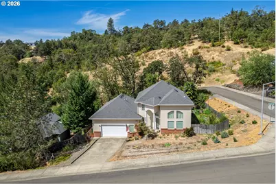2984 NW Daysha Dr, Roseburg, OR 97471 - Photo 4