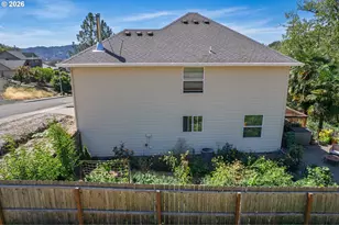 2984 NW Daysha Dr, Roseburg, OR 97471 - Photo 10
