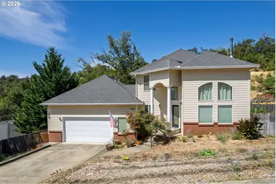 2984 NW Daysha Dr, Roseburg, OR 97471 - Photo 2