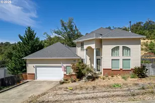 2984 NW Daysha Dr, Roseburg, OR 97471 - Photo 2