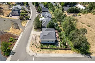 2984 NW Daysha Dr, Roseburg, OR 97471 - Photo 6