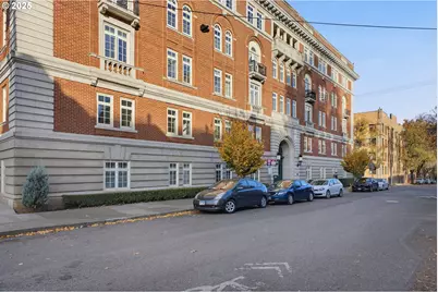 2015 NW Flanders St #214, Portland, OR 97209 - Photo 2