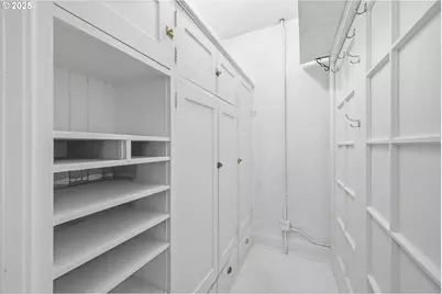 2015 NW Flanders St #214, Portland, OR 97209 - Photo 30