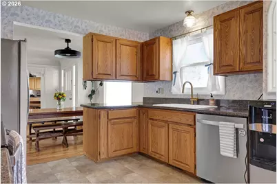 1355 Juniper St, Junction City, OR 97448 - Photo 14