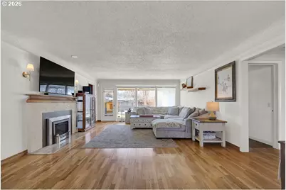 1355 Juniper St, Junction City, OR 97448 - Photo 8