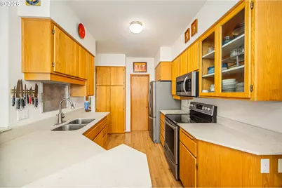 3818 Colony Oaks Dr, Eugene, OR 97405 - Photo 10