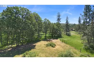 3301 Colonial Rd, Roseburg, OR 97471 - Photo 36
