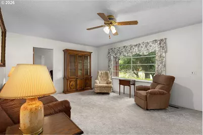 3301 Colonial Rd, Roseburg, OR 97471 - Photo 10