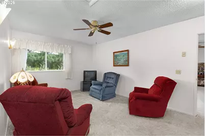3301 Colonial Rd, Roseburg, OR 97471 - Photo 16