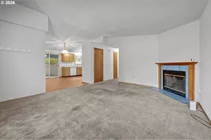 13834 SE Center St, Portland, OR 97236 - Photo 6