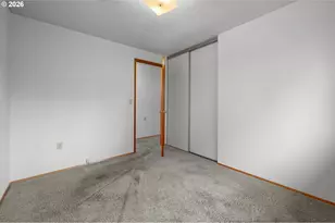 13834 SE Center St, Portland, OR 97236 - Photo 20