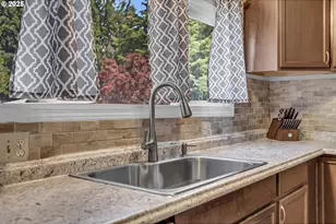 6900 SW 195th Ave, Beaverton, OR 97007 - Photo 16