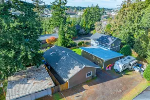 2579 Pony Creek Rd, North Bend, OR 97459 - Photo 2