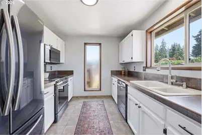 102 Sherwood Ln, Castle Rock, WA 98611 - Photo 10