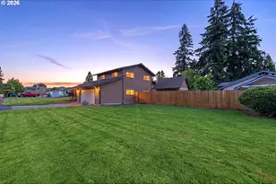 102 Sherwood Ln, Castle Rock, WA 98611 - Photo 2