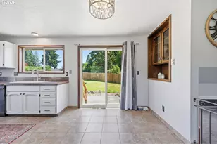 102 Sherwood Ln, Castle Rock, WA 98611 - Photo 4