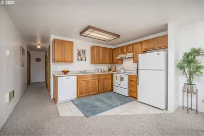 147 SW Wake Robin Ave, Corvallis, OR 97333 - Photo 8