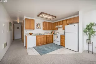 147 SW Wake Robin Ave, Corvallis, OR 97333 - Photo 8