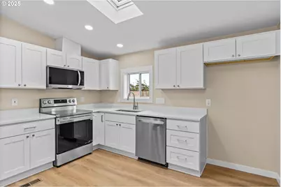 1202 N Park Ave, Eugene, OR 97404 - Photo 18