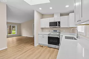 1202 N Park Ave, Eugene, OR 97404 - Photo 16