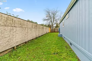 1202 N Park Ave, Eugene, OR 97404 - Photo 26