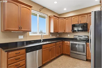 340 NE 7th St, Dufur, OR 97021 - Photo 8