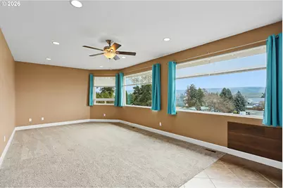 340 NE 7th St, Dufur, OR 97021 - Photo 4