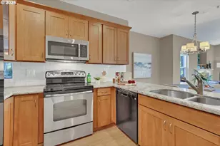 614 S Nevada St, Portland, OR 97219 - Photo 12