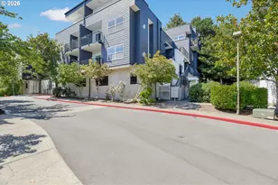 614 S Nevada St, Portland, OR 97219 - Photo 2